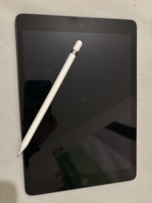 iPad 9 покоління (2022) + Apple Pencil (1 покоління)