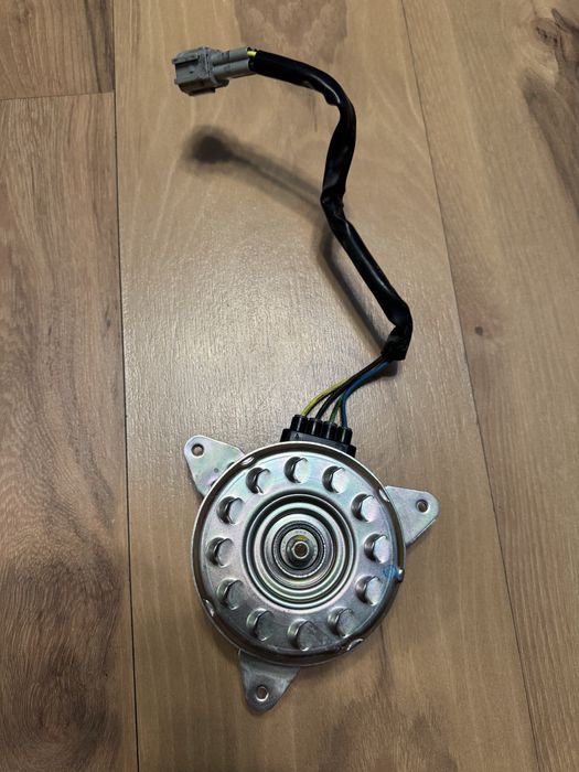 вентилятора охолодження радіатора Nissan Rouge 4873TA0B