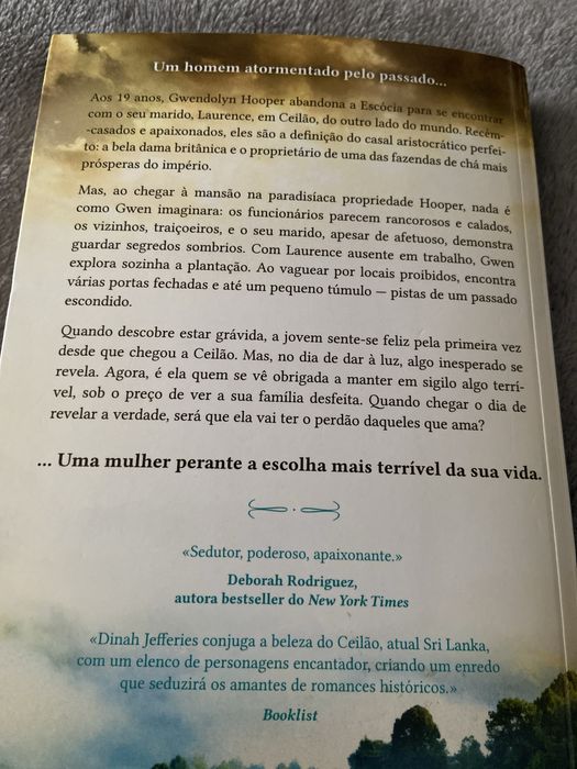 A mulher do Plantador de Chá - autor Dinah Jefferies