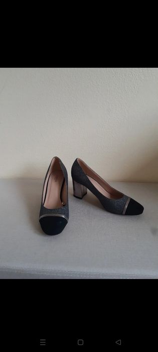 Sapatos salto alto prateados brilhantes Tamanho 36