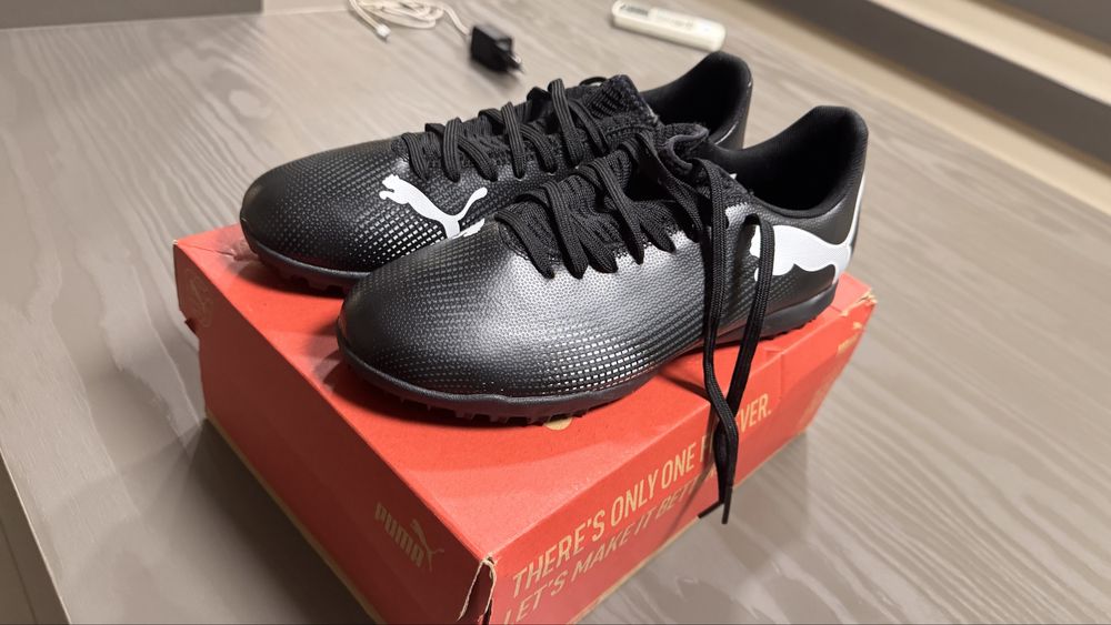 Сороконожки Puma Future 7 Play розміри 36, 37, 38