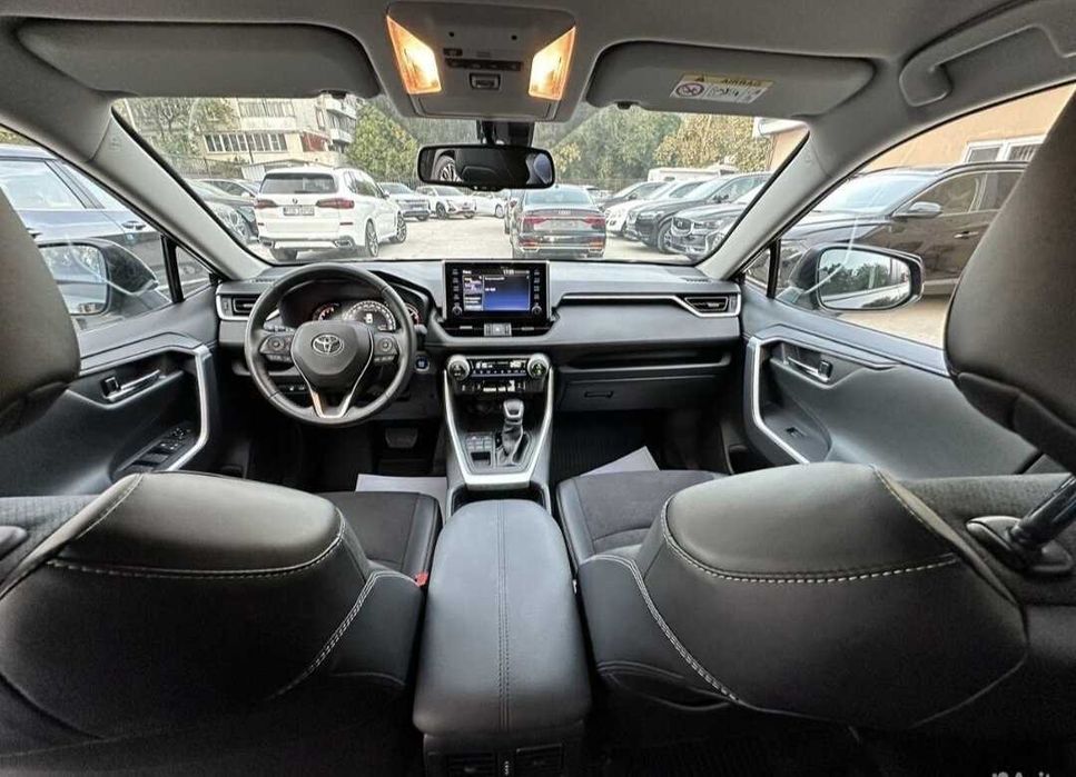 Toyota RAV4  2022 стан ідеал