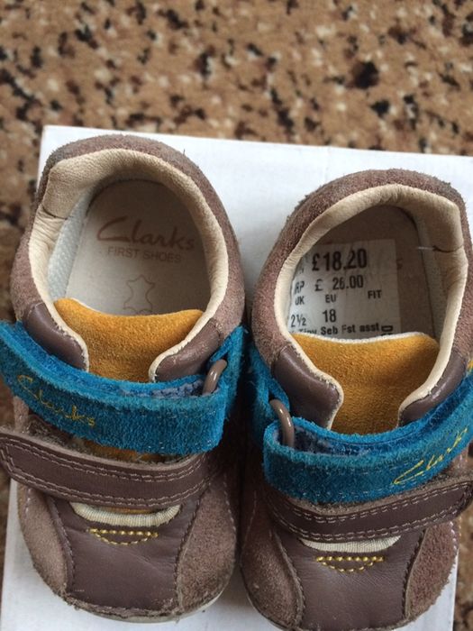 Дитячі кросівочки Clarks