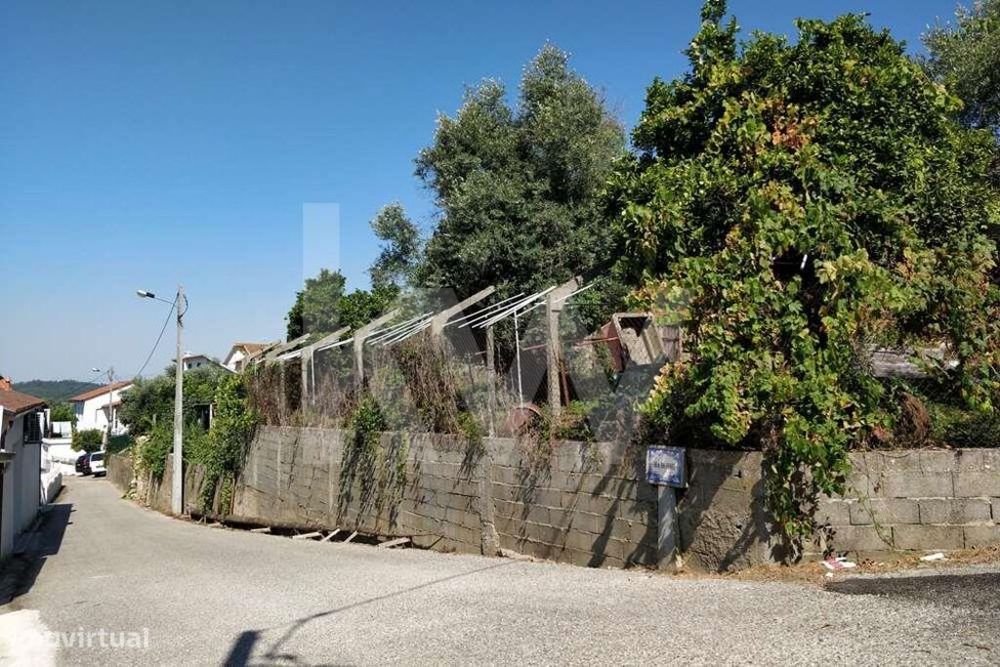 Terreno urbano para construção | 252m2 | entre Soure e Vila Nova de An