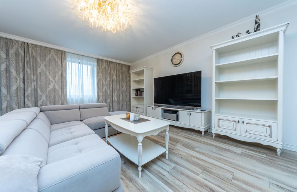 Продаж 3к. вул.Деміївська 13+паркомісце. Дизайнерський ремонт.єОселя