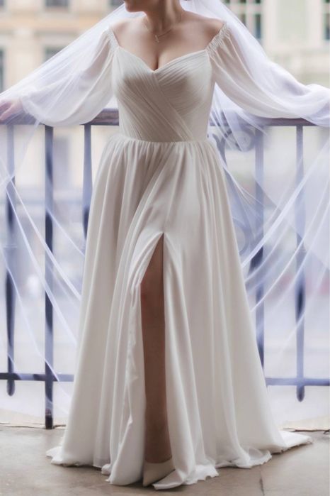 Весільна Сукня у кольорі Айворі