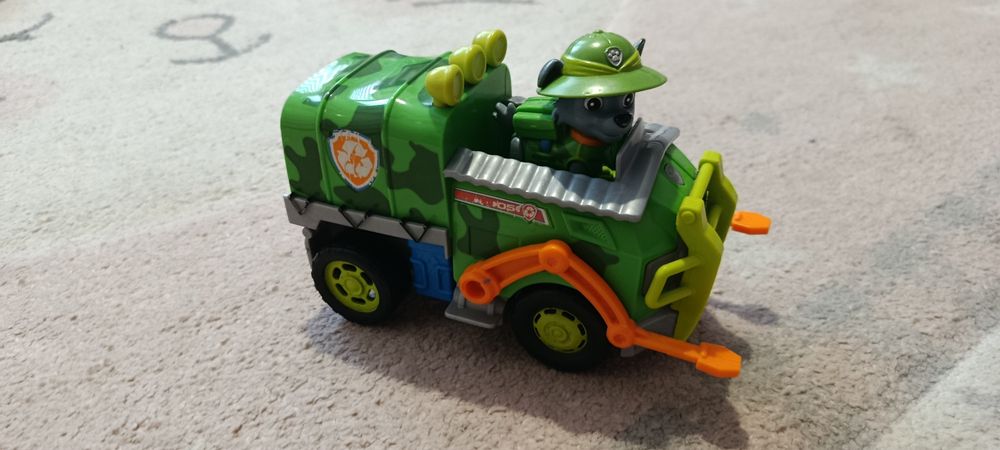 Pojazd Psi Patrol+figurka Rocky.
