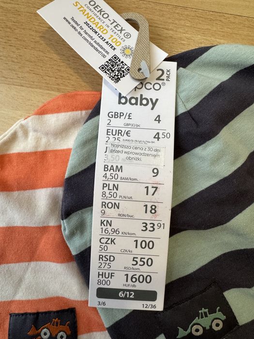 Nowe dwie czapeczki dla niemowlaka