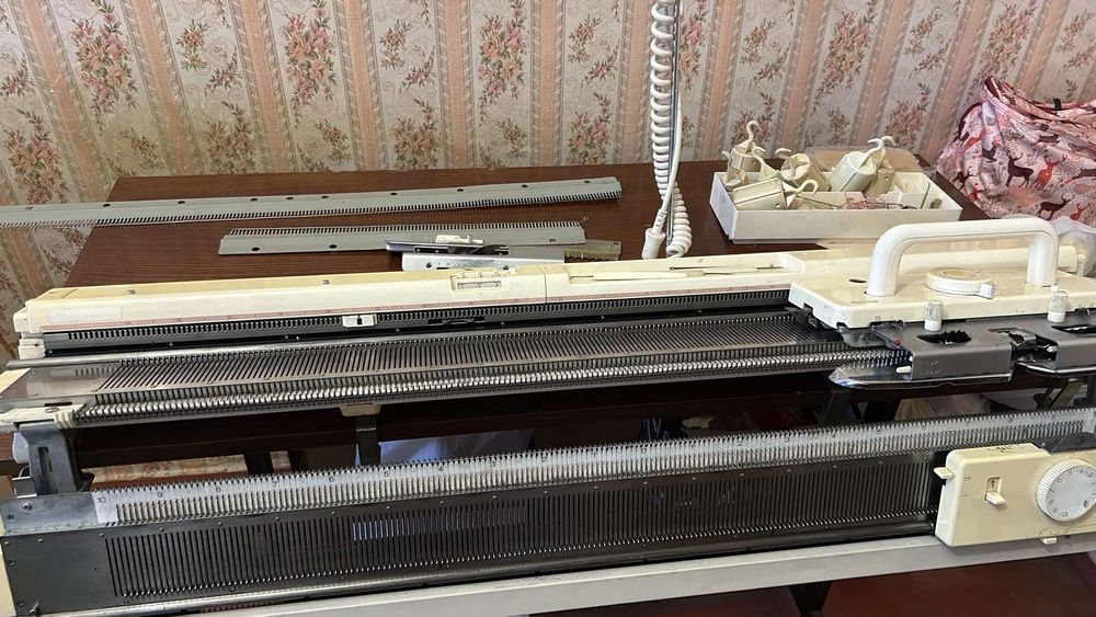 Компʼютерна вязальна машина Silver Red sk840/spr60n