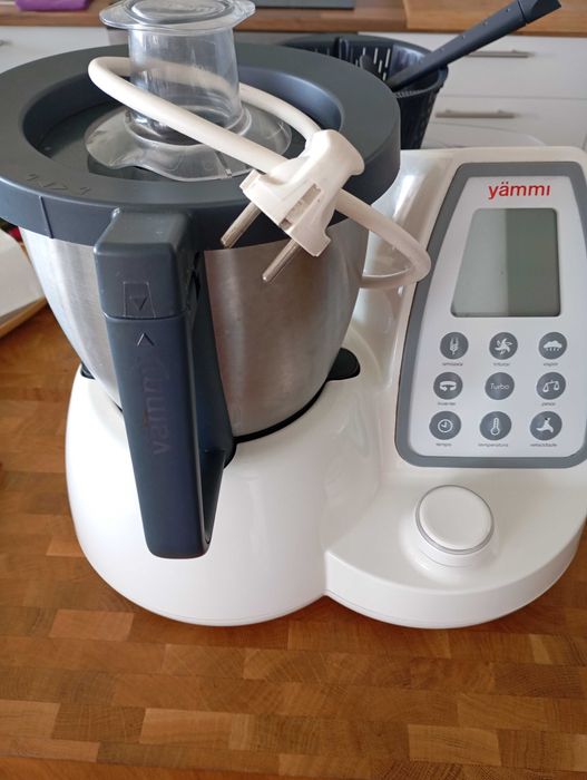 robot    yammi 2
