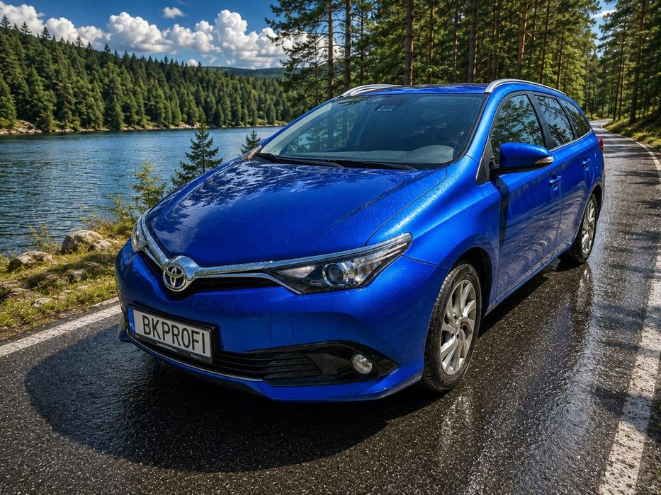 Wynajem Toyota Auris Hybryda