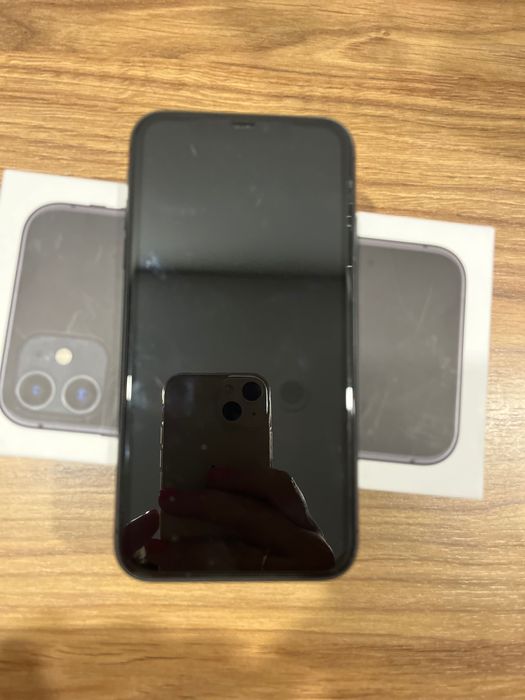 Sprzedam iPhone 11 128 GB bateria 76%
