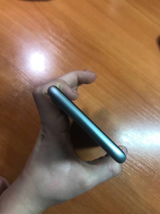 Продам iPhone 11
