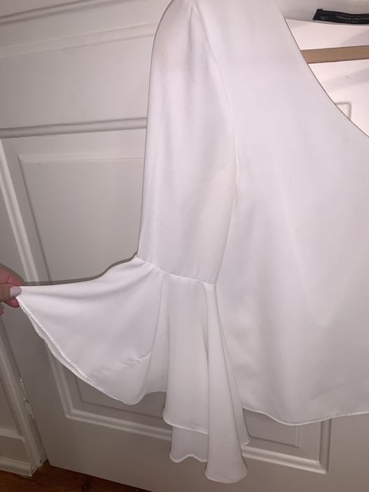 Top branco da Zara com costas abertas