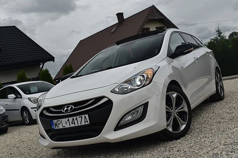 Hyundai I30 1.6CRDi 110PS _Navi, Kamera, Ledy, Panorama, Key LessGo, Pół Skóra_