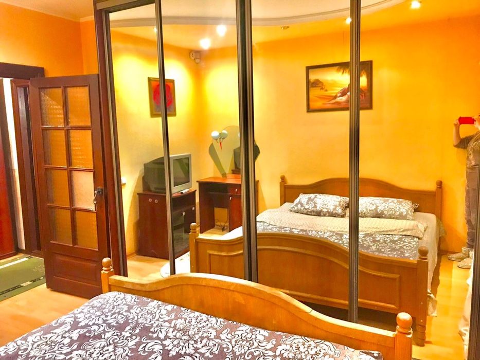 Подобово, погодинно 1к.кв. по Кравчука.