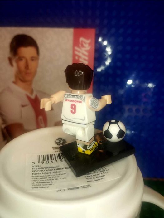 Robert Lewy Lewandowski gadżet kibica figurka kubek karta fan piłkarza