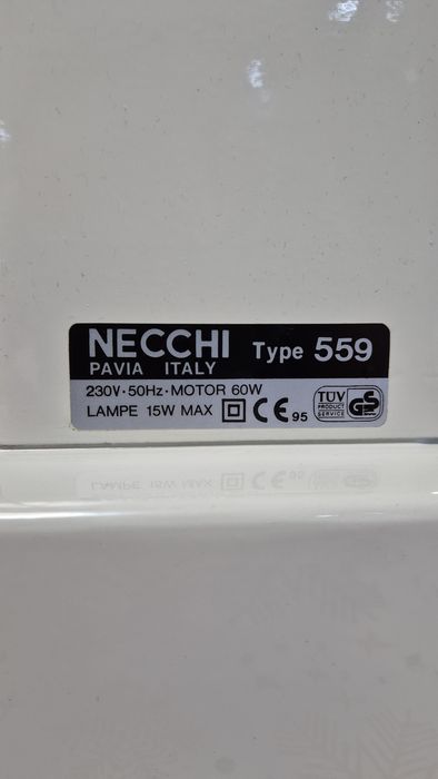 Швейна машинка Necchi