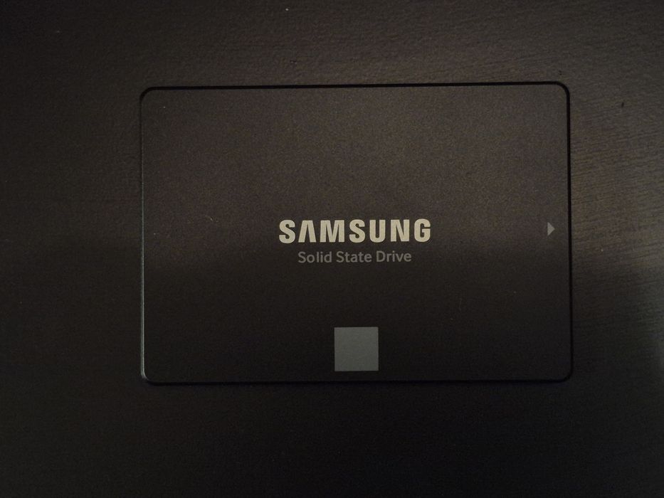 SSD Samsung 860 EVO 250 ГБ