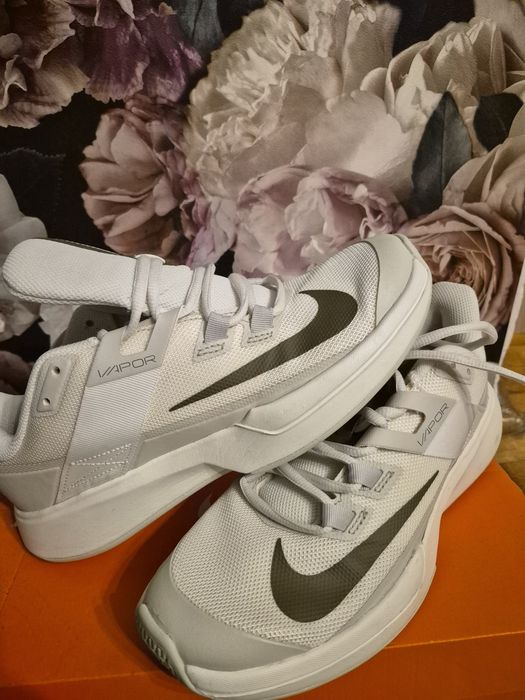 Buty Nike raz założone