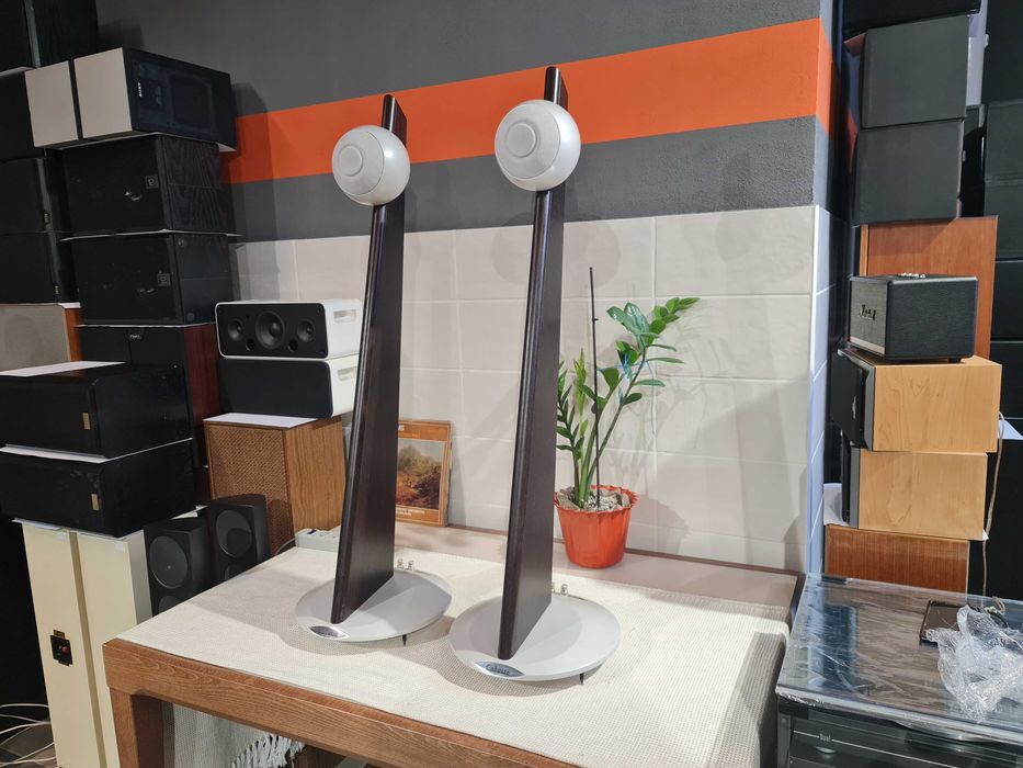 Акустика Cabasse IO 2 stand version Wenge/Glossy White