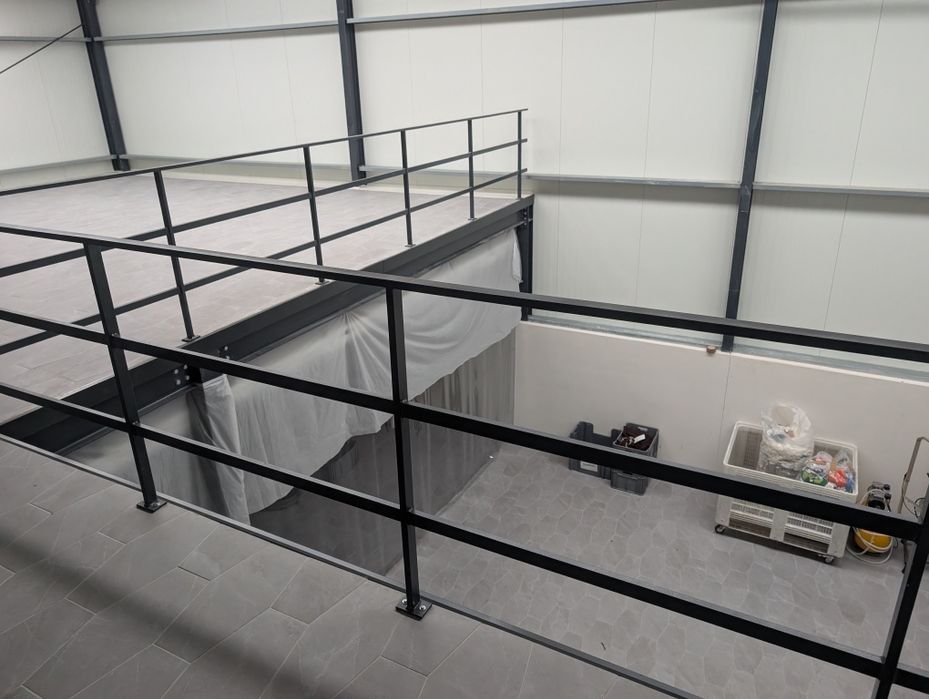 Pavilhão para arrendamento na zona da Pousa, Barcelos, com 150m2