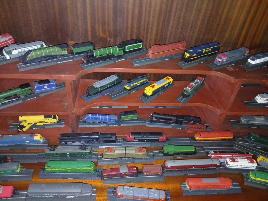 Colecao comboio locomotiva 240 €