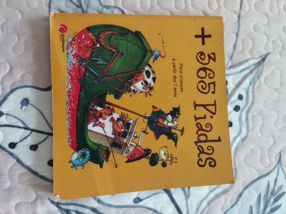 Vários livros infantis e juvenis