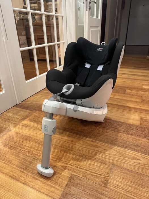 Cadeira bebe Britax Römer - DualFix Cosmos Black ZS 360 isofix