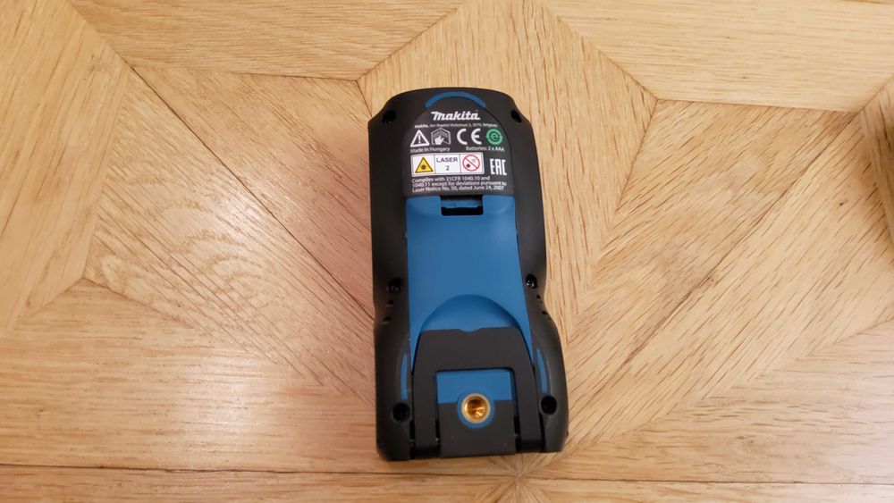Лазерный дальномер Makita LD080P. Новый, для ремонта квартиры был