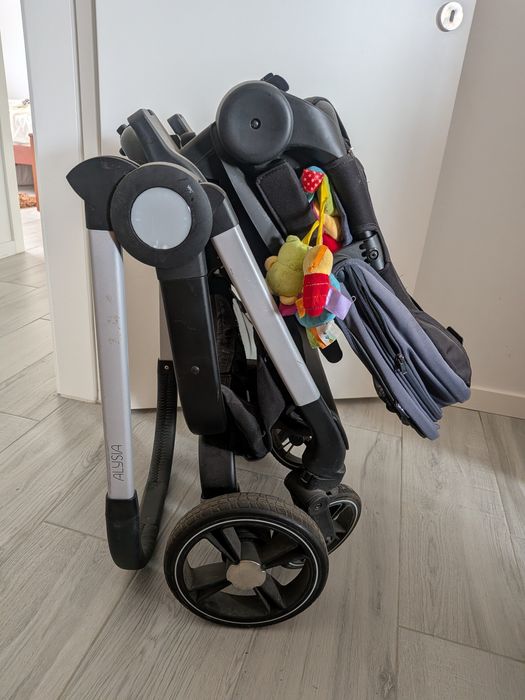 Carrinho, ovo e alcofa Chicco