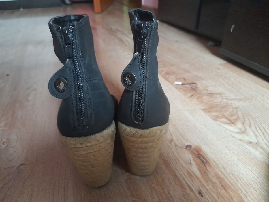 Buty na koturnie 38 Tiamo