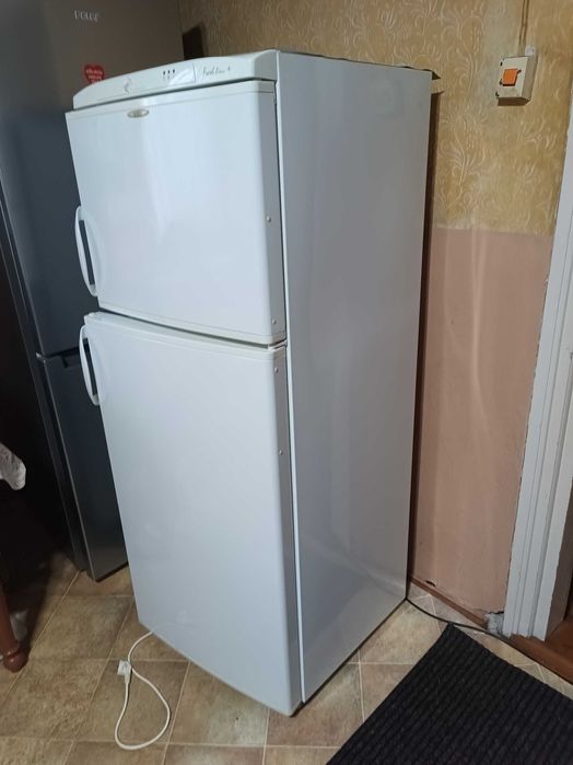 Lodówka "AMIKA" 145cm.