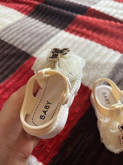 Босоніжки дитячі