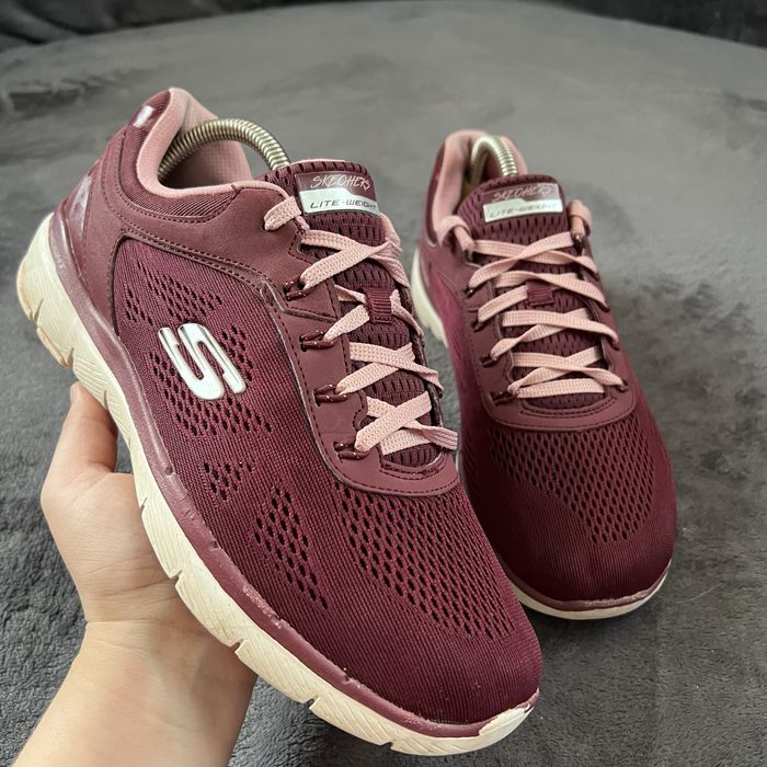 Жіночі кросівки Skechers Lite-weight. P. 40.