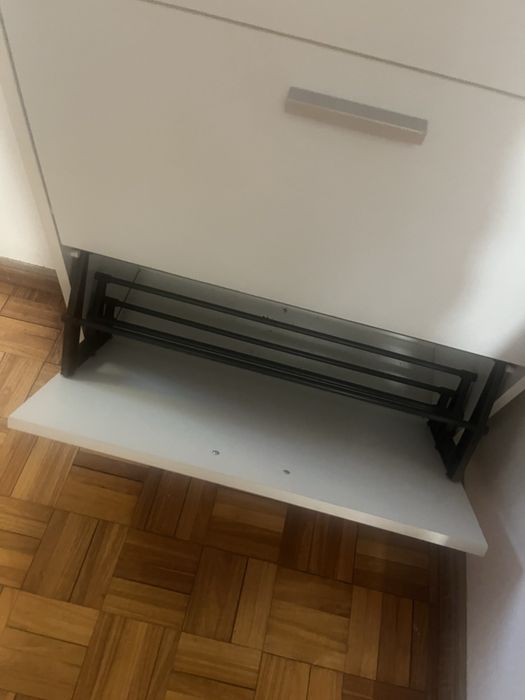 Sapateira com três divisões