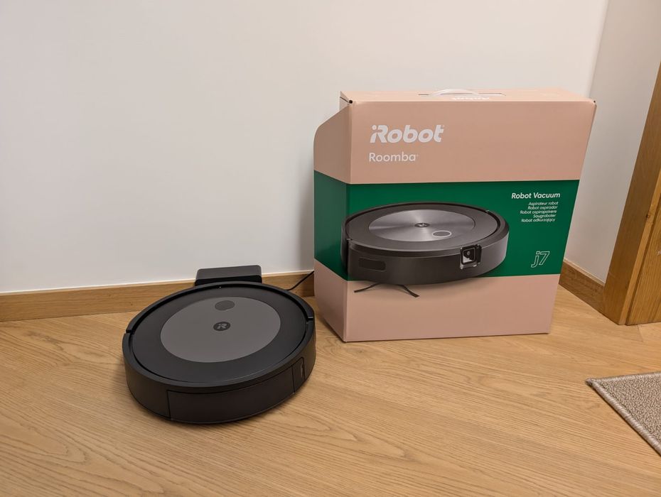 Robot aspirador iRobot Roomba® j7 com ligação Wi-Fi