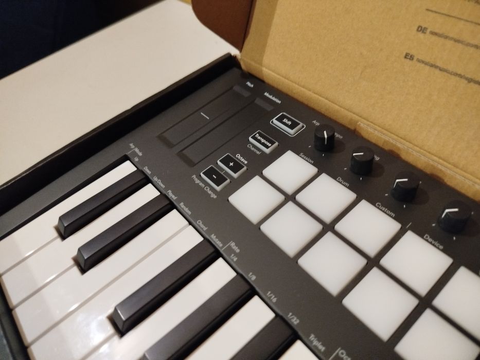 Міді клавіатура Novation L auchkey  Mini MK3