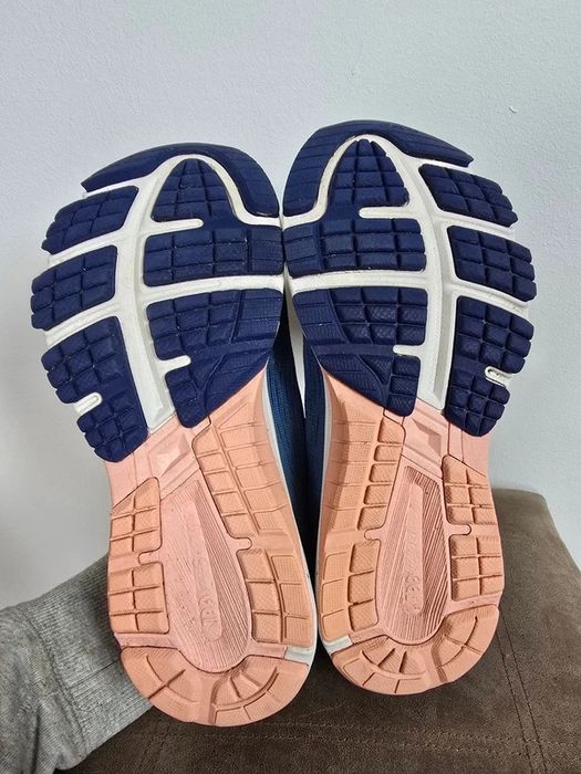 Buty Asics GT-1000 rozm. 39,5 do biegania running shoes