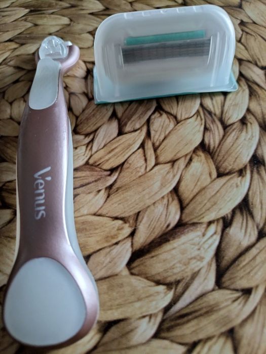 Golarka Gillette Venus Deluxe Smooth Sensitive