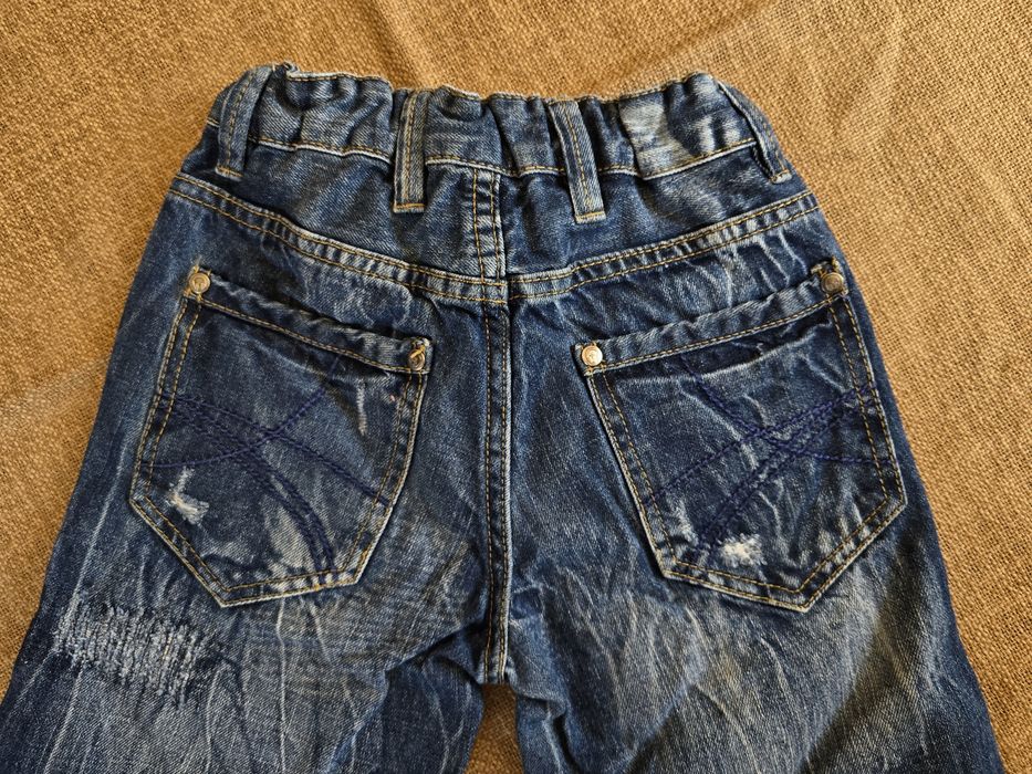 Chłopięce szorty jeansowe z przetarciami rozm. 134