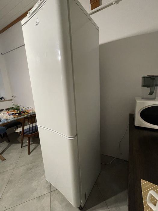 Холодильник INDESIT  no frost