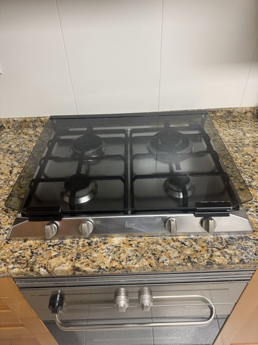 Placa a gás e Forno electrico Teka