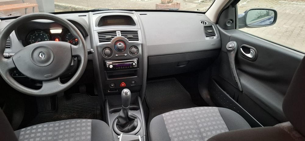 Ładna zadbana Megane z silnikiem 1.6 o mocy 112KM,  stan bdb.