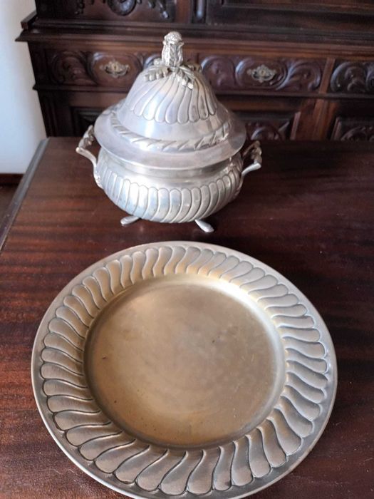 Ceramic dish with metal plate435434525316229121
