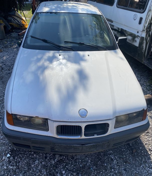 Продам пару задних фонарей   БМВ 3  Е36 BMW E 36