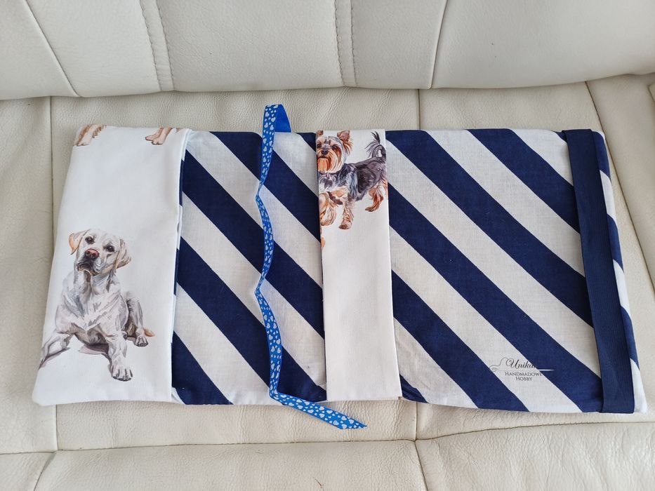 Nowy etui otulacz okladka na ksiazki handmade