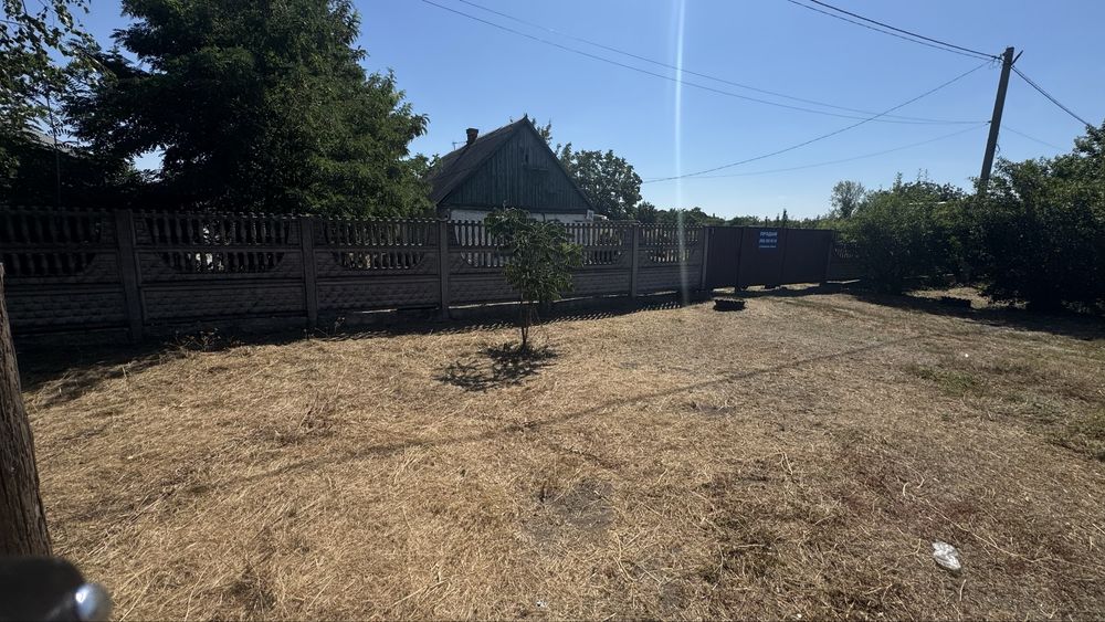Продаж будинку Піщанка  , ділянка 59 соток , червона лінія , вул . Шевченко . Приватизована , газ , світло є , вода свердловина .