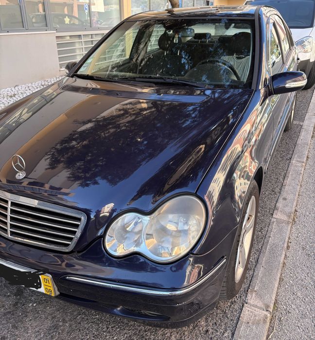 MERCEDES C200 - Bem estimado 2001/08