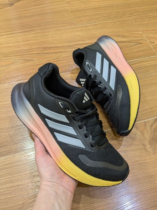 Кросівки Adidas жіночі кроси Адідас  38р взуття